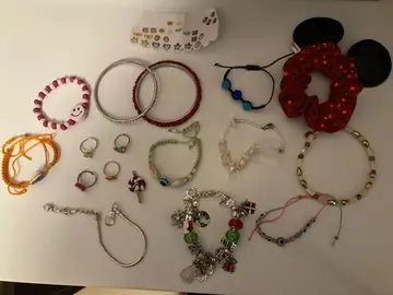 Lot bijoux enfants et adultes