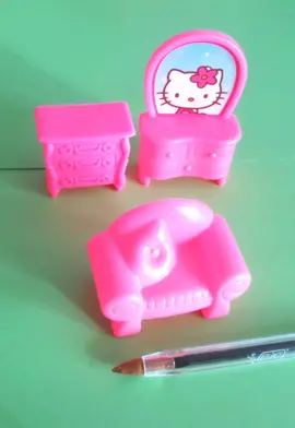 LOT TROIS PETITS JOUETS HELLO KITTY
