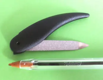PETITE LIME A ONGLES NEUVE EN METAL