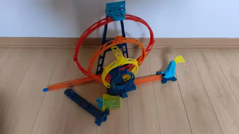 HotWheels triple looping