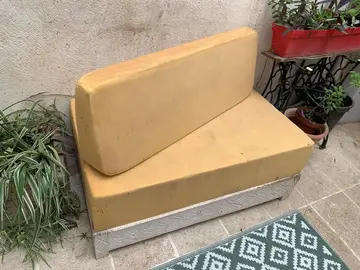 2 Banquettes en bois + mousse épaisse