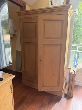 armoire en bois