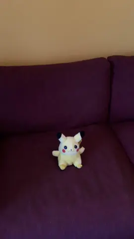 peluche pikachu