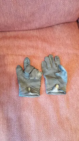 pair de gant en cuire