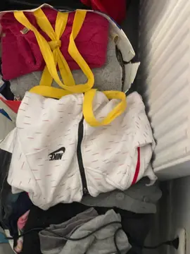 vêtements enfants et adultes