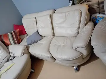 donne canapé et ses 2 fauteuil