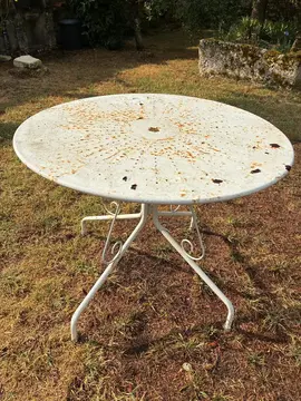 Table de jardin en métal