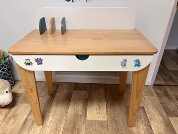 Donne bureau enfant