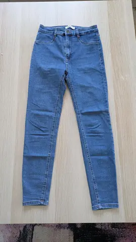 Jean slim pull & bear Taille 38