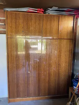 Donne grande armoire 4 portes en bois marron