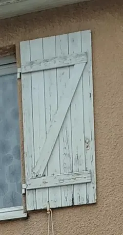 8 volets bois à retaper