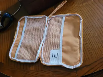 pochette ou trousse de toilette mac do très bon état