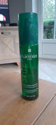 Spray coiffant