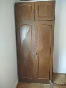 armoire en bois