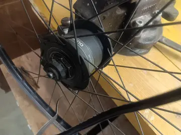 roue vélo, dynamo shimano