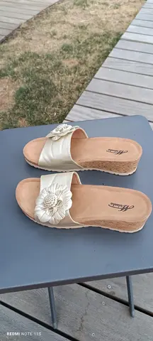 2 paires (sandales et mules)