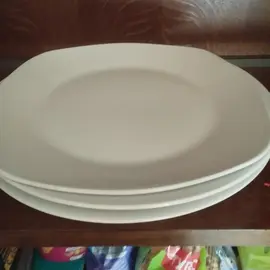lot 3 assiettes Bon état