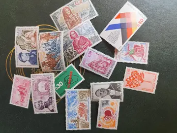 lot unique timbres Français neufs...