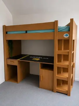 Lit mezzanine/combiné bureau en bois