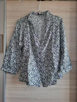 Blouse à fleurs légère