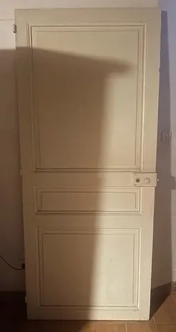 porte en bois en très bon état