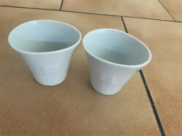 2 tasses blanches