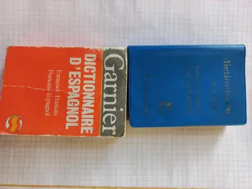 dictionnaires de poche anglais et espagnol