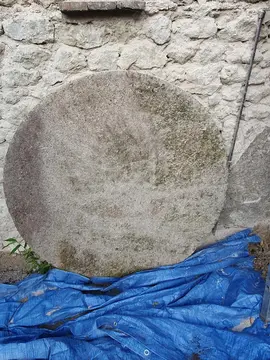 plaque de béton ronde