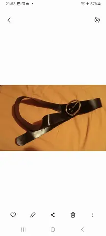 Ceinture en faux cuir boucle dorée