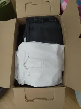 carton de vêtements