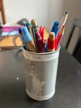 pot à crayons NYC et stylos, crayons