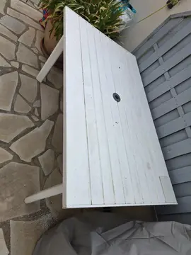 table de jardin pas neuve