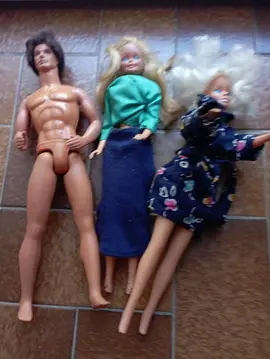 2 poupées barbie et ken
