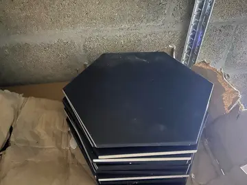 carrelage noir hexagonal