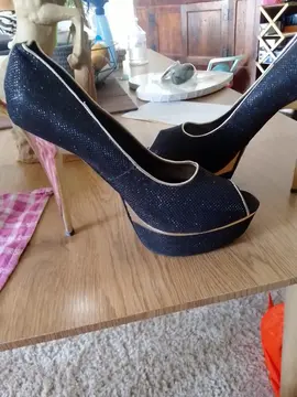donne chaussures neuve en 39