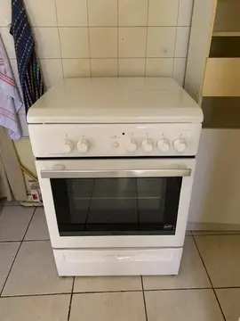 Gazinière 3 feux + 1 plaque chauffante
