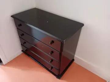 Commode noire