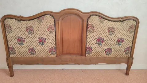 tête de lit en bois