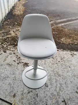 1 tabouret blanc