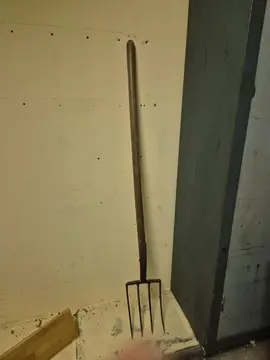 fourche de jardin à réparer