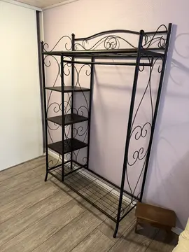 etagère en metal noir