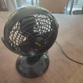 petit ventilateur noir