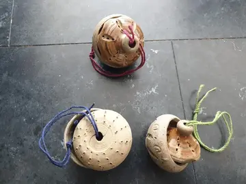 3 tout petits récipient avec couvercle