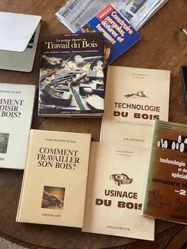 donne quelques livres de menuiserie + revues Le Bouvet