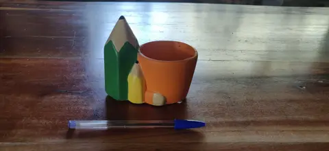 Petit pot de fleurs - 7cm diamètre