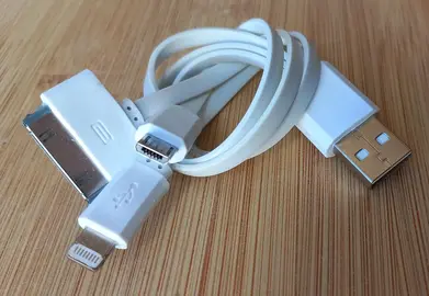 Câble USB-A vers Micro-USB + Lightning + Mac 30 points