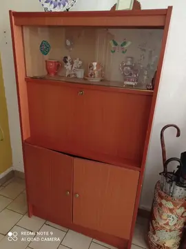 bureau avec plateau rabattable
