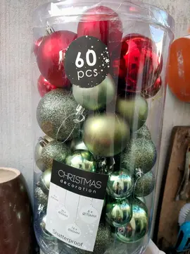 Boite Avec Boules de Noêl