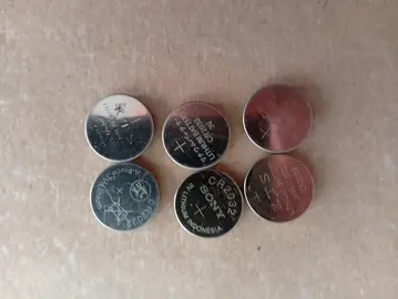 6 batteries pour carte mère