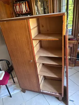 Meuble rangement avec 2 portes ( une porte démontée)